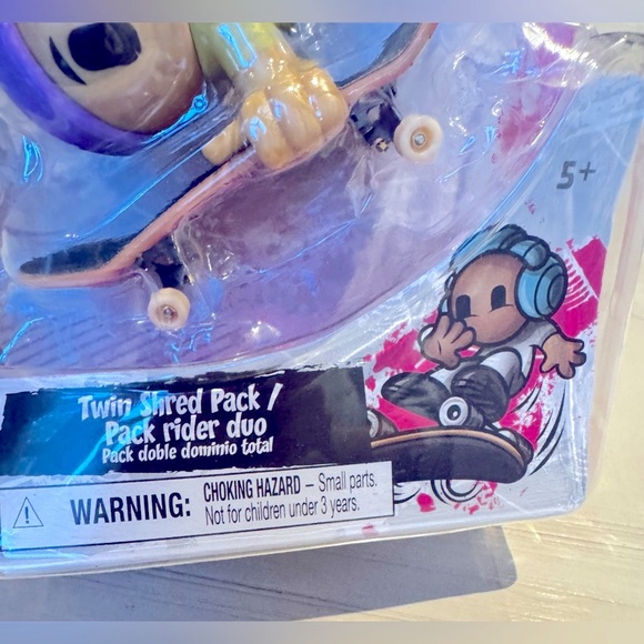 NWT Tech Deck Sk8 Crew, 2-Pack Fingerboards w/ Figures, and Mini Skateboards - Picture 6 of 10